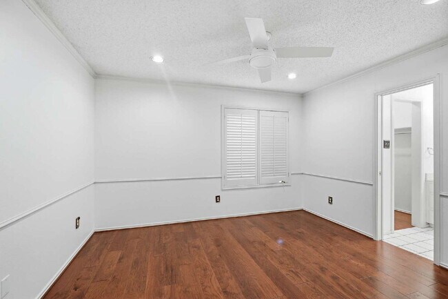 Building Photo - Top-Tier Luxury Living at 98th & Quaker | Kings Gate