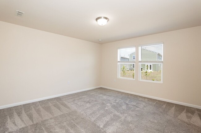 Building Photo - Move In Ready Three Bedroom Home!