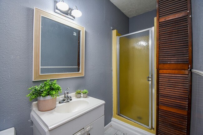 Building Photo - 2708 Morningside Ln