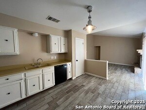 Building Photo - 6522 Ridge Willow Dr