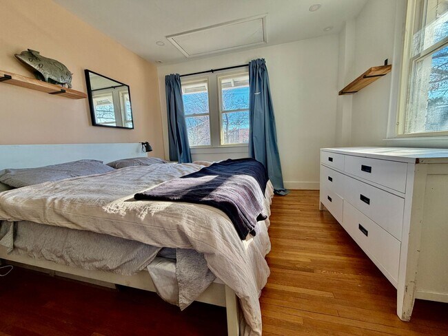 Building Photo - Beautiful 3BR/1.5BA Home with Spacious Yard in Anacostia