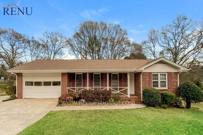 Primary Photo - Now available 3 bedrooms 2 baths!