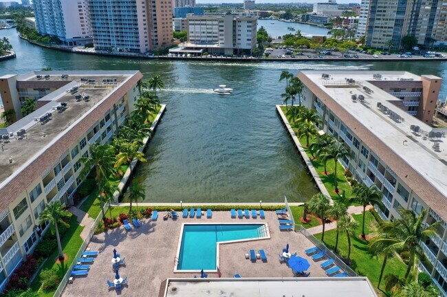 Building Photo - 1893 S Ocean Dr