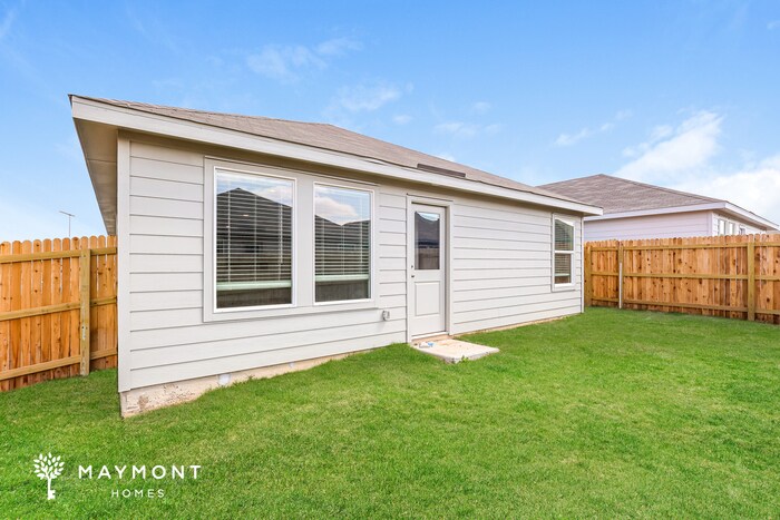 Building Photo - 2404 Shady Grv