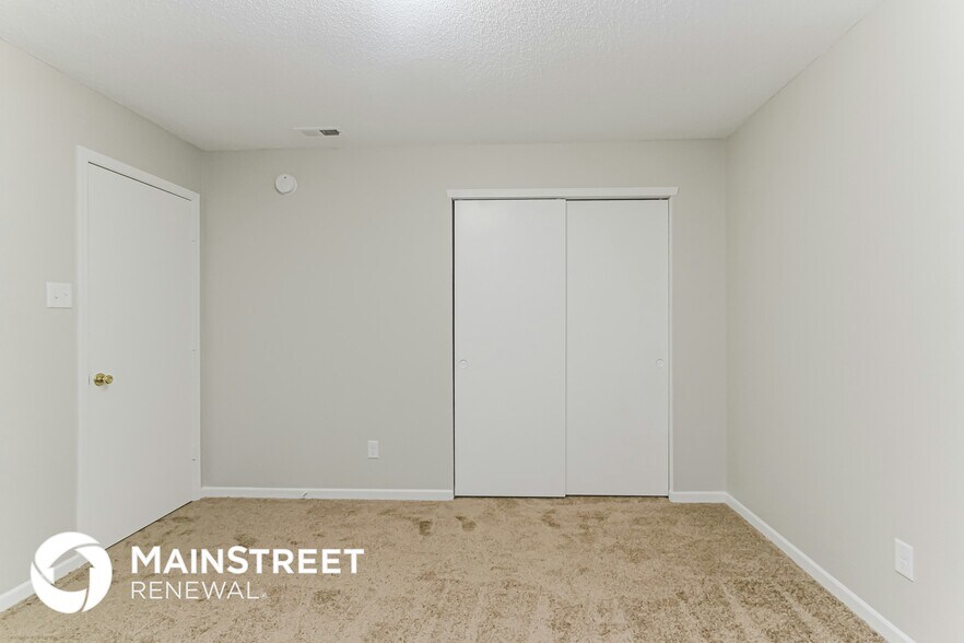 Building Photo - 6879 Merritt Ridge Way