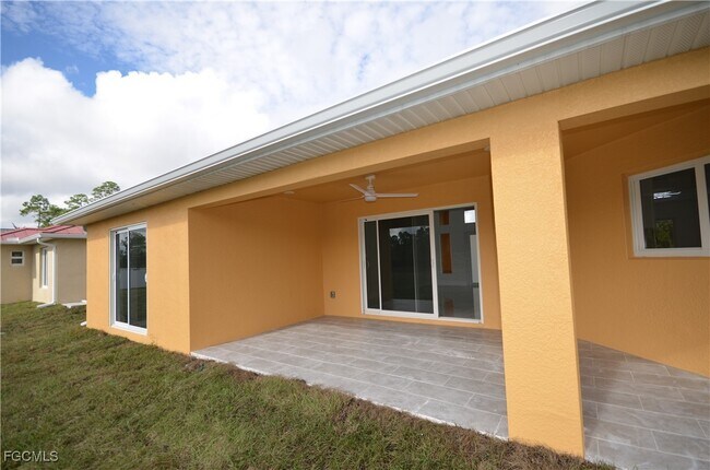 Building Photo - 1132 Edelweiss St E