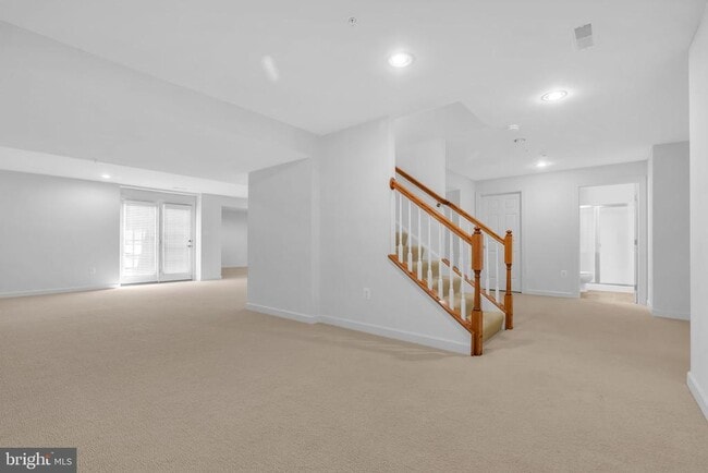 Building Photo - 4415 Medallion Dr