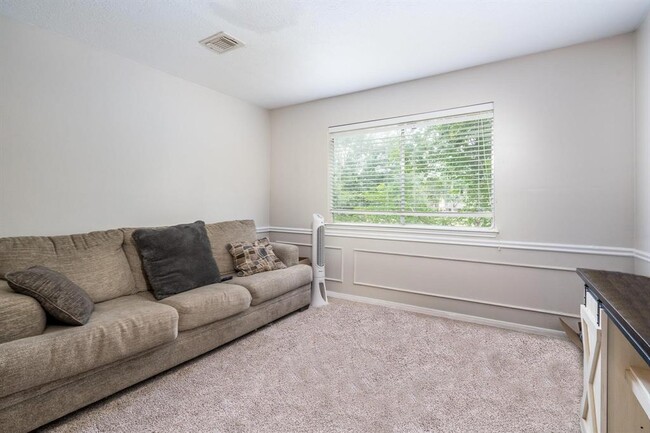 Building Photo - 13206 Chriswood Dr