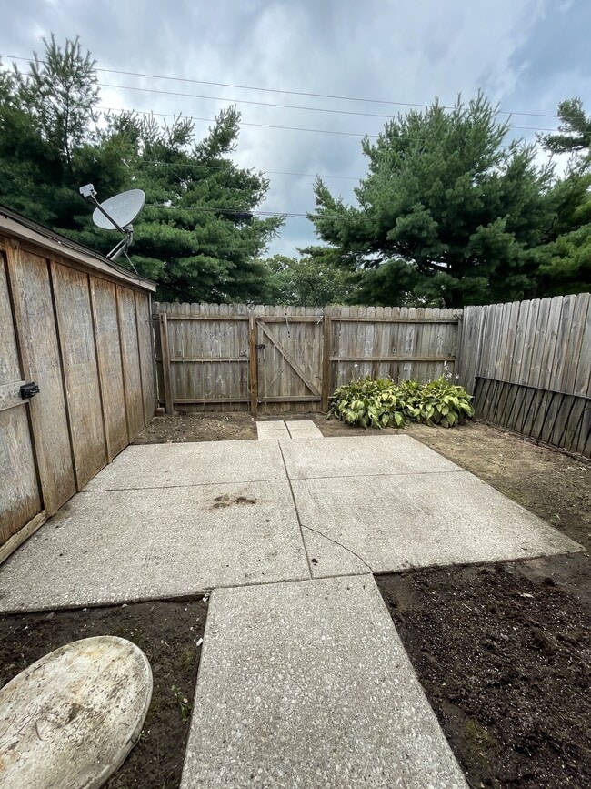 Building Photo - 6534 Cornwall Ct