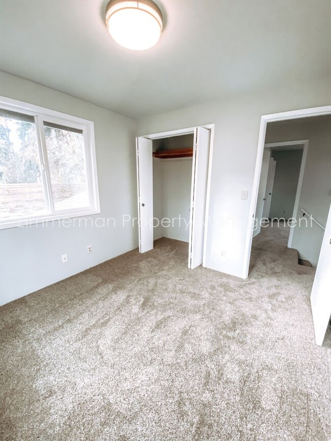 Building Photo - Wonderfully Updated 3-bedroom 1.5-bath Hom...