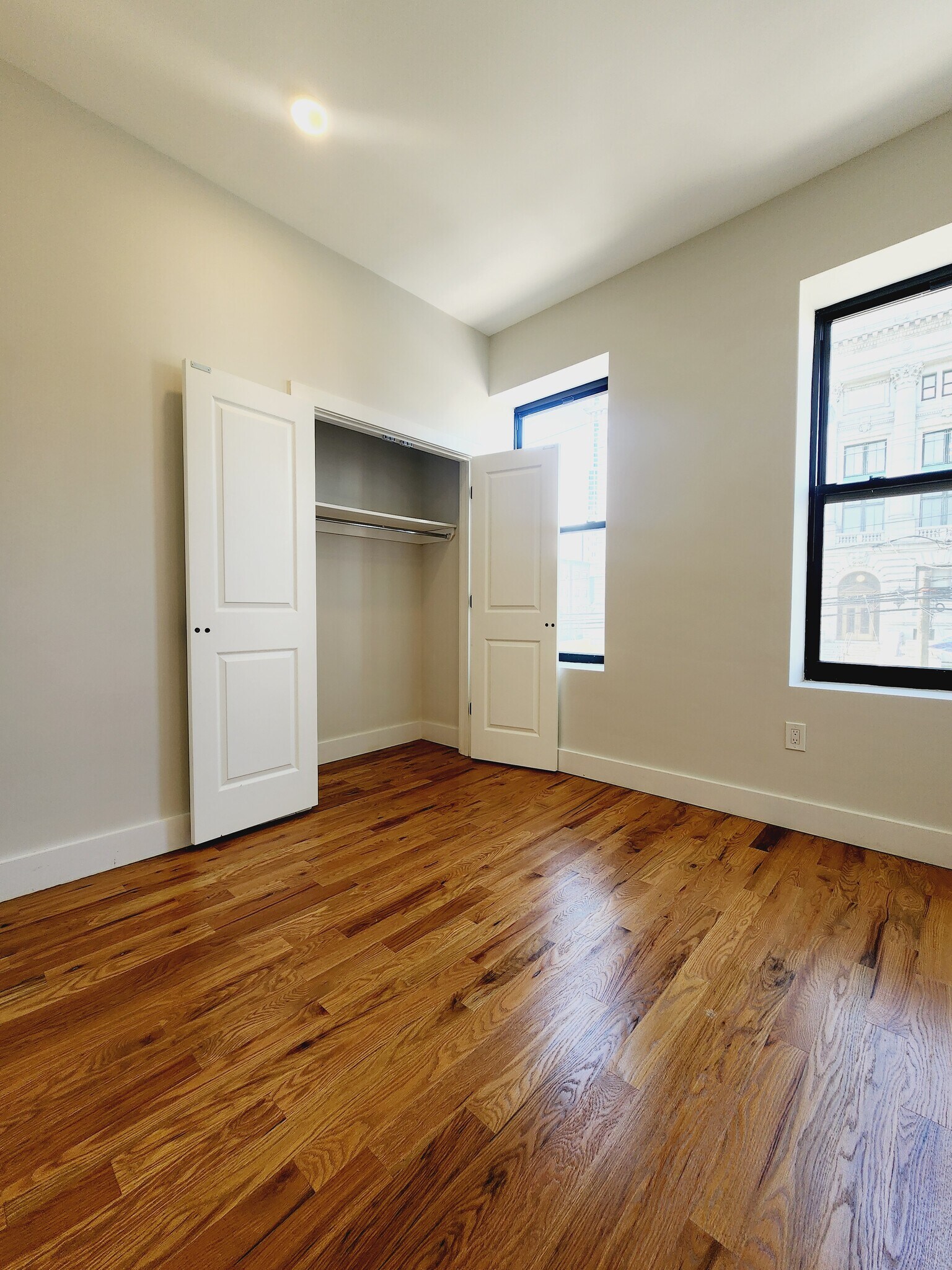 282 Baldwin Ave 2L - 272 Baldwin Ave