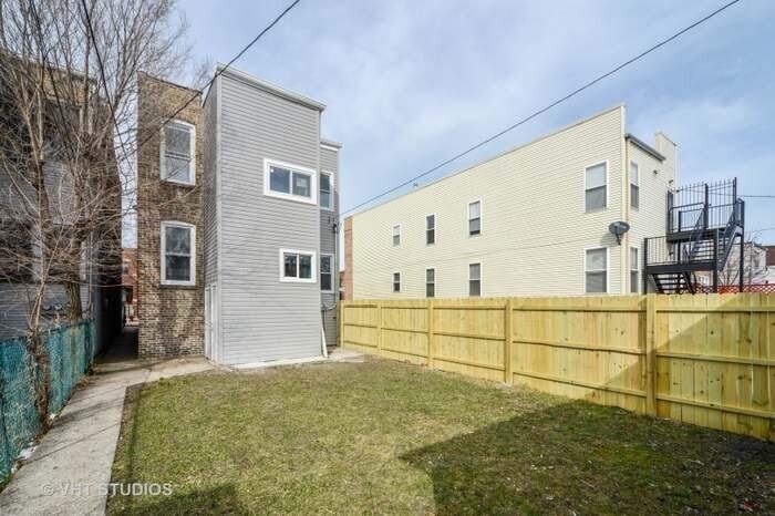 Building Photo - 1431 N Springfield Ave