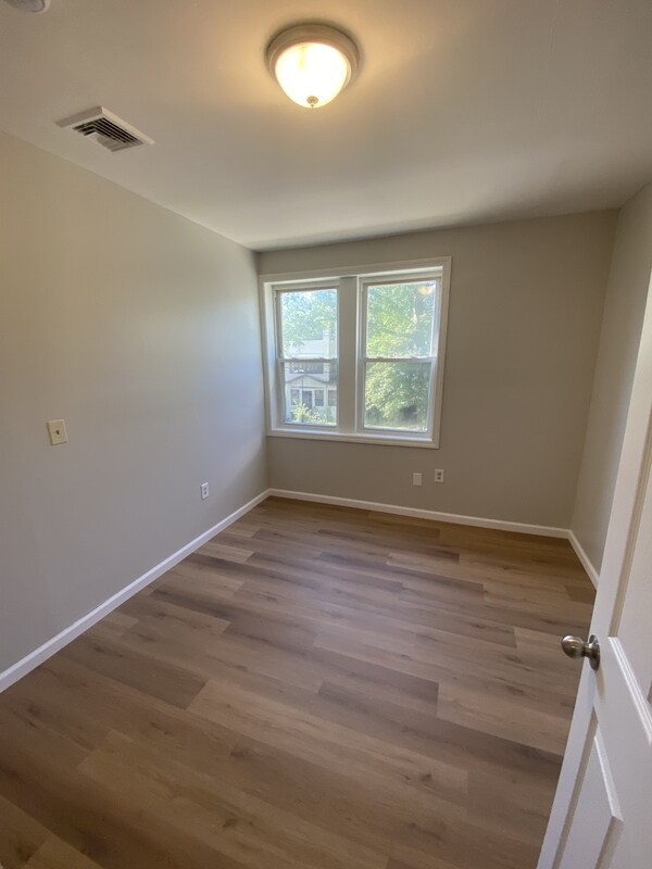 Building Photo - 12-20-20 Rockville St