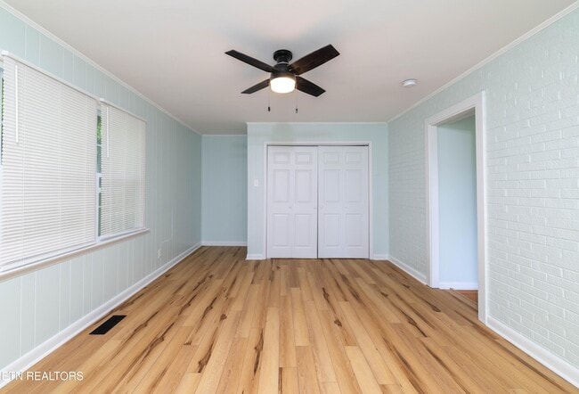 Building Photo - 201 Farlow Dr