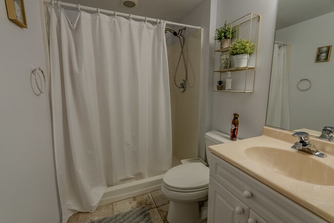 Building Photo - 1631 S Michigan Ave