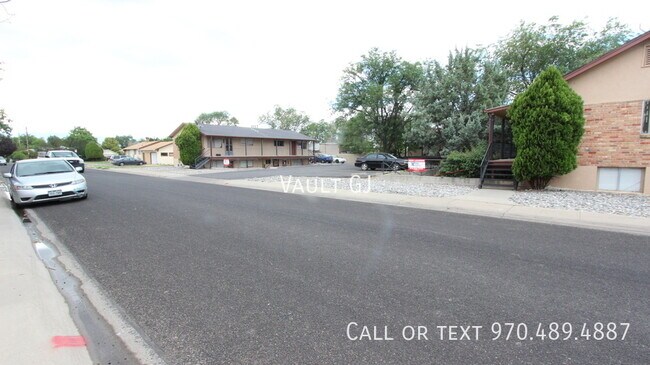 Building Photo - 1425 Bunting Ave