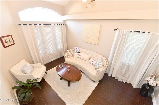 Building Photo - 5060 Silver Sands Ave