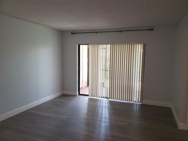 Building Photo - 12252 Royal Palm Blvd