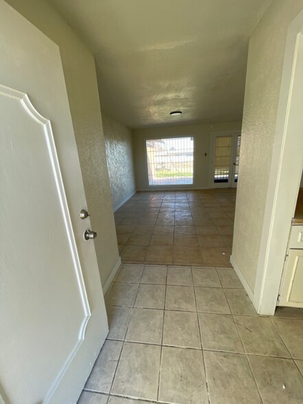 Primary Photo - 3405 Olympic Ave