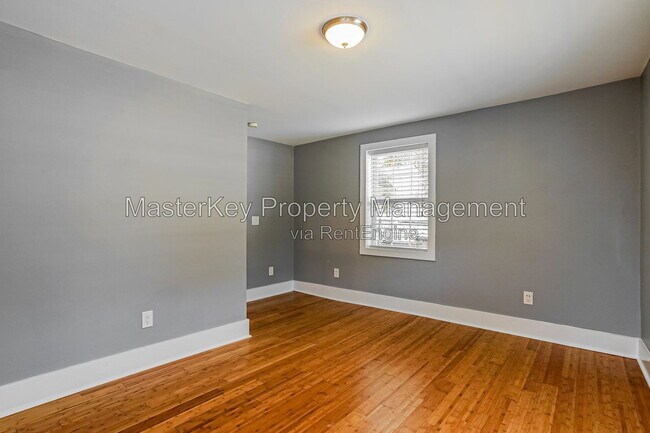 Building Photo - 212 S State St