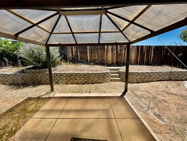 Building Photo - Adorable 3-BR Home in Red Cliffs Area