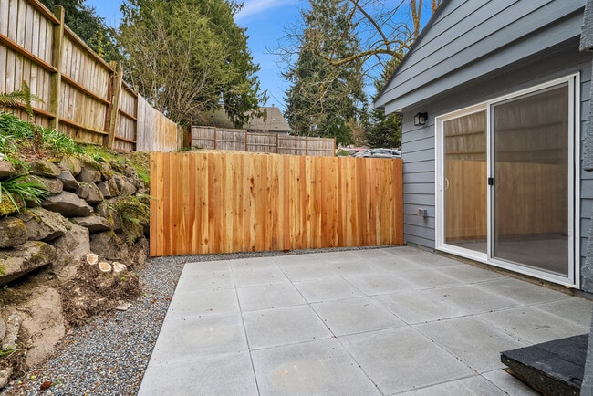 Building Photo - 4732 45th Ave S