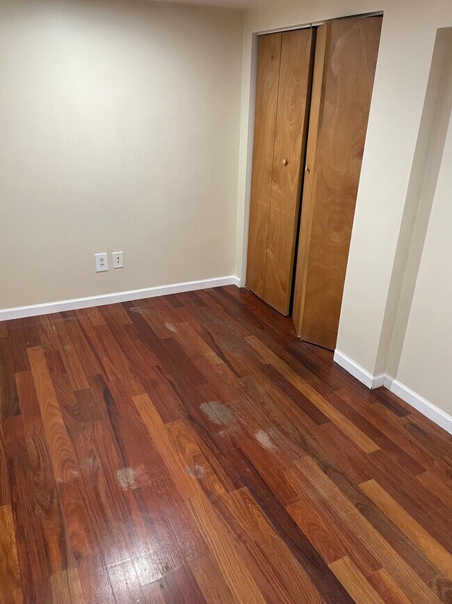 Building Photo - 2703 W Medill Ave