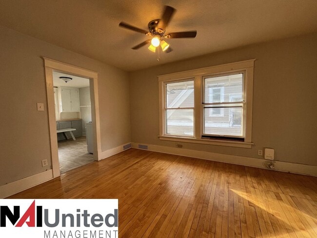 Building Photo - Almar - 2630-32 Douglas St.