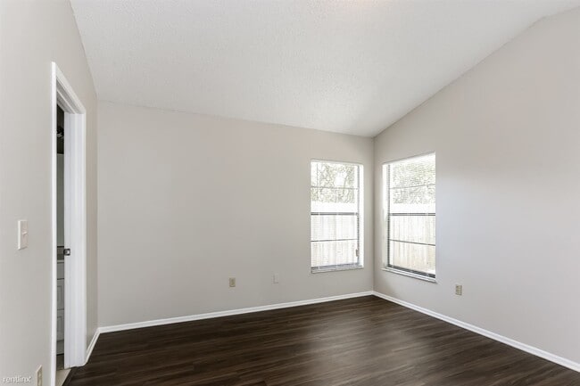 Building Photo - 3 br, 2 bath House - 13658 Laraway Dr