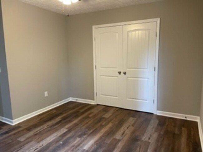Building Photo - COMING SOON...Charming Townhome Minutes from Tim's Ford Lake!