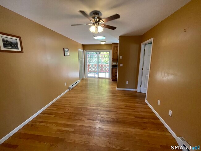 Building Photo - 85 Brentwood Dr