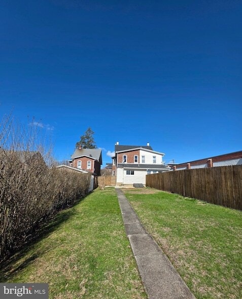 Building Photo - 524 Washington St