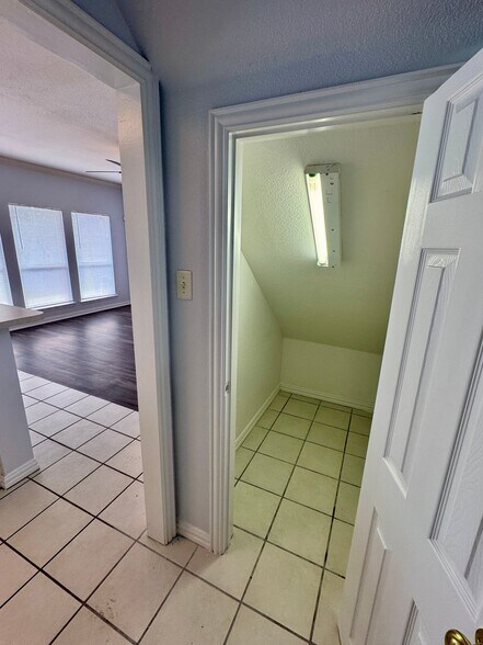 Building Photo - 5812 Blackmon Ct