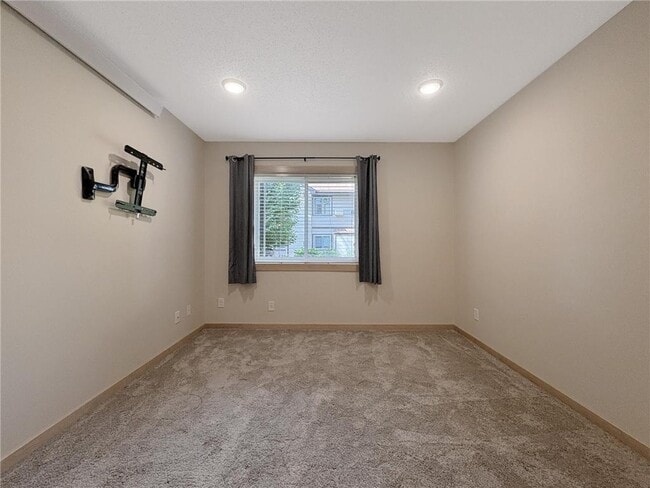 Building Photo - 310 Ford Rd