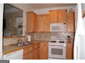 Building Photo - 10931 Alderwood Cove