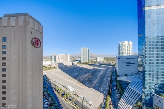 Building Photo - 2700 S Las Vegas Blvd