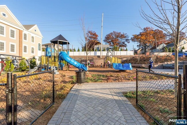Building Photo - 80 Wesmont Drive