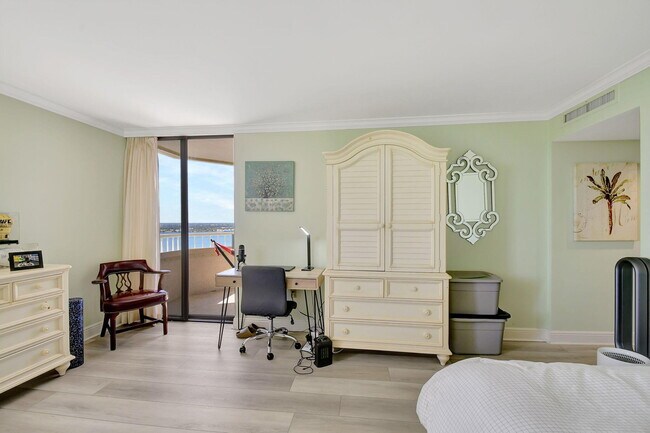 Building Photo - 5080 N Ocean Dr