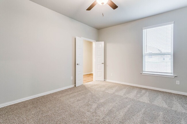 Building Photo - ? Your Next Home Is Waiting ?