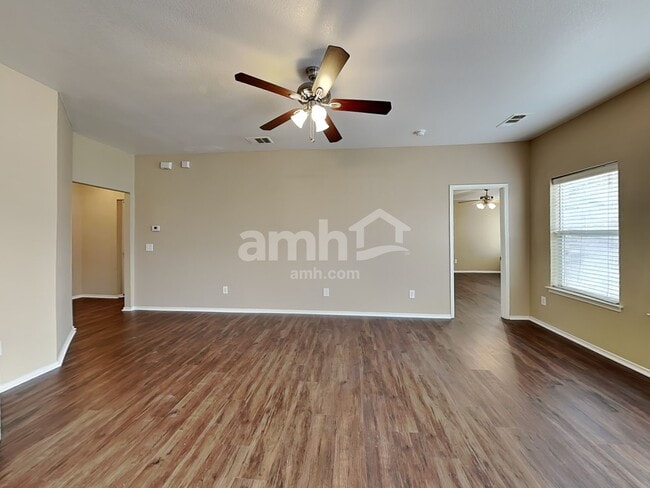 Building Photo - 308 Lake Travis Dr