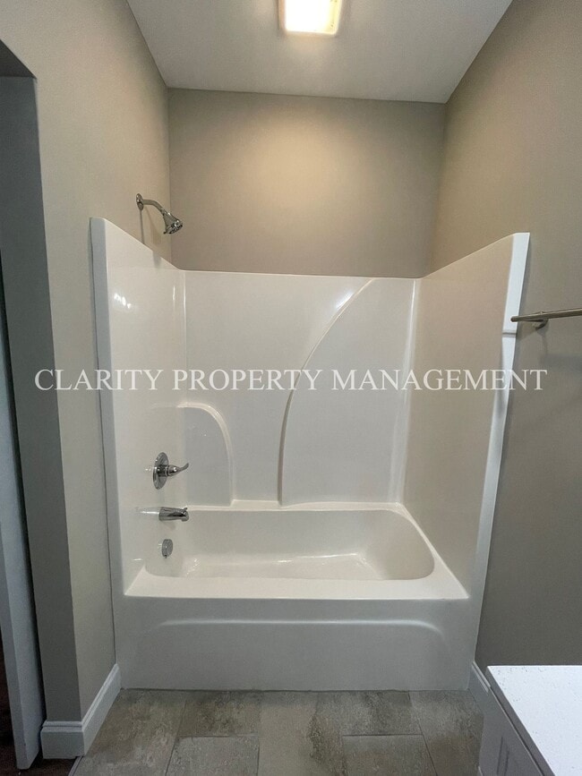 Building Photo - Two bedroom townhome in great, central location!