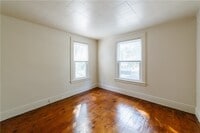 Building Photo - 42 Shepard St