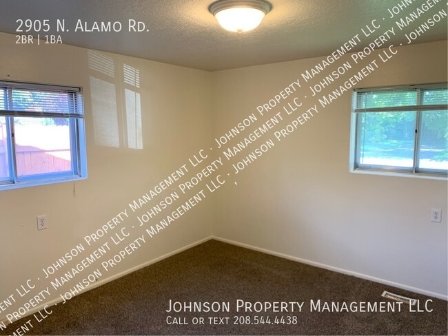 Building Photo - 2905 N Alamo Rd