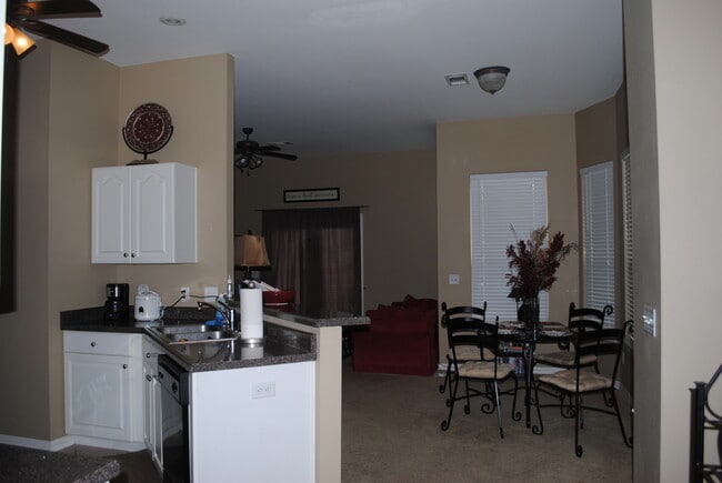 Building Photo - Three Bed / Three Bath with Fenced Yard an...