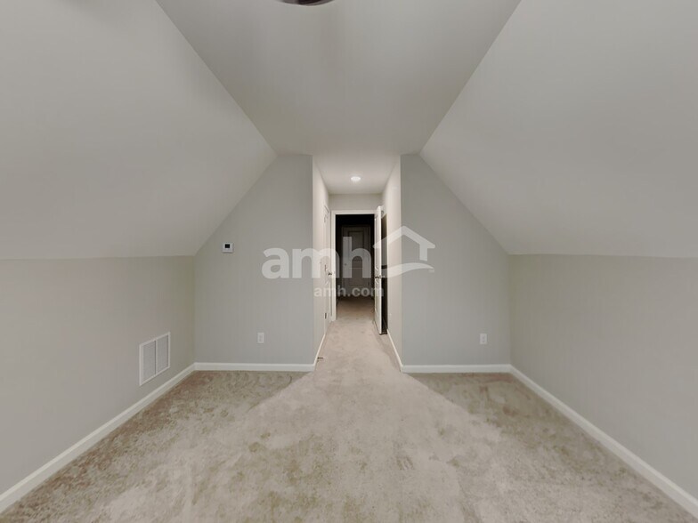Building Photo - 5571 Stonecrest Dr