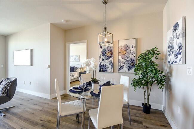 Building Photo - 809 Auzerais Ave