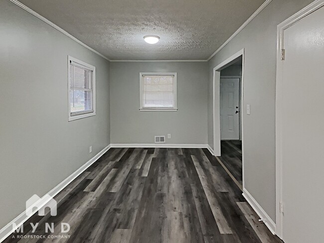 Building Photo - 2665 County Line Rd SW