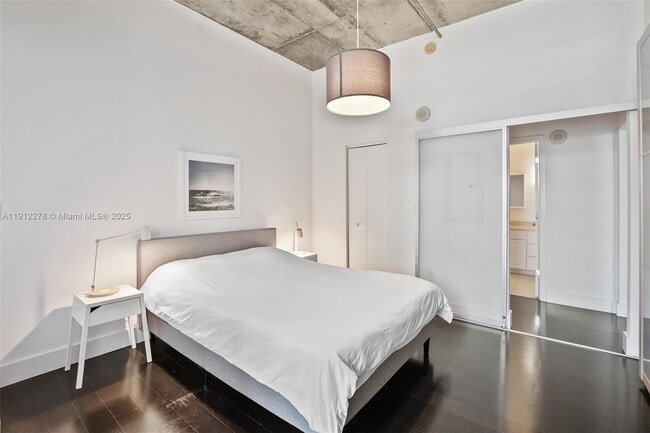 Building Photo - 2001 Biscayne Blvd