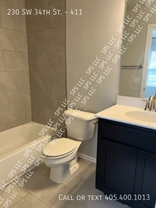 Building Photo - 230 SW 34th St