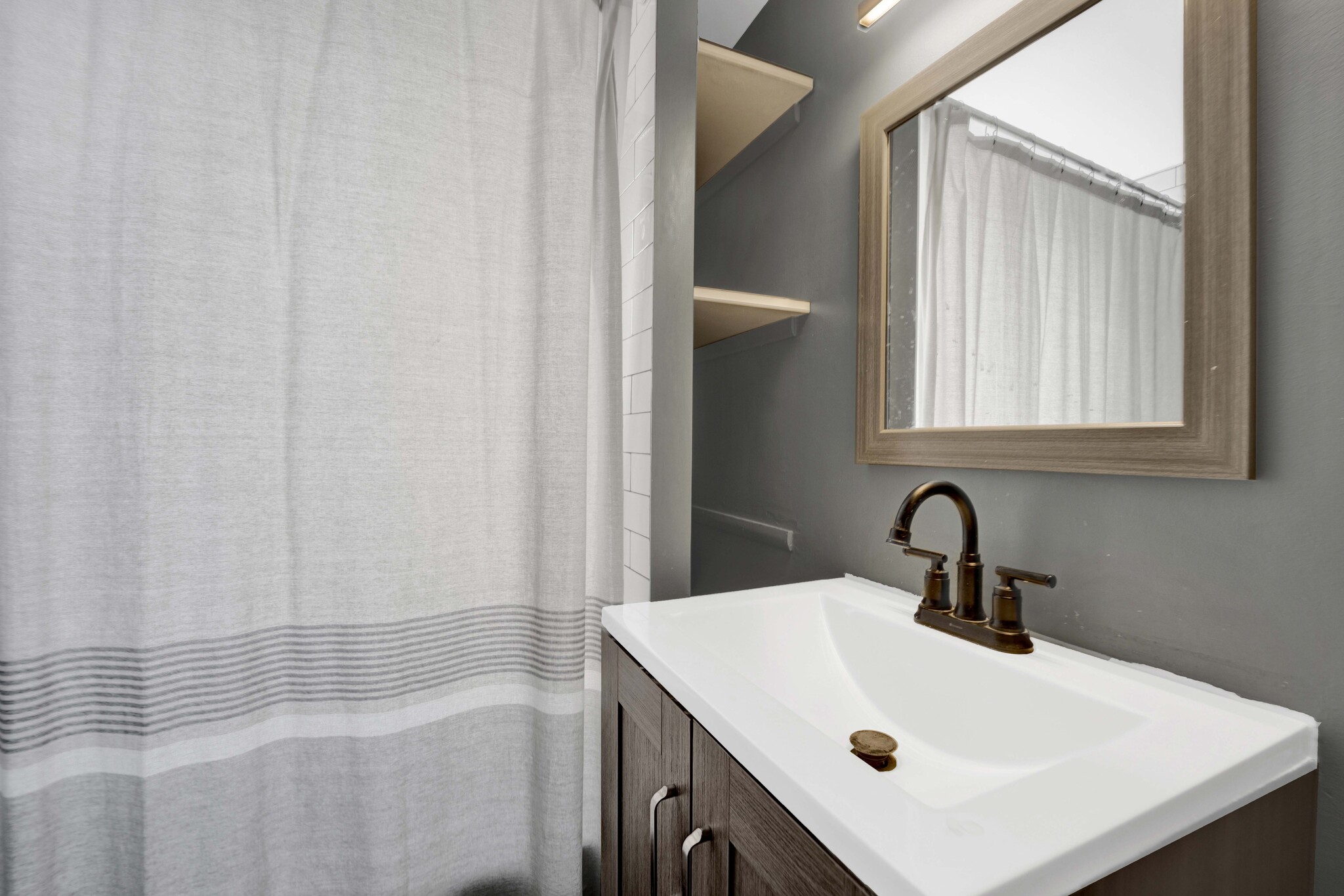 Building Photo - 1625 W Hollywood Ave